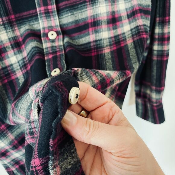 Soft Surroundings Magenta Black Plaid Button Elbow Patch Embroidered Back M - Picture 8 of 11